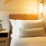 Ocean City Stylish Top Floor Flat